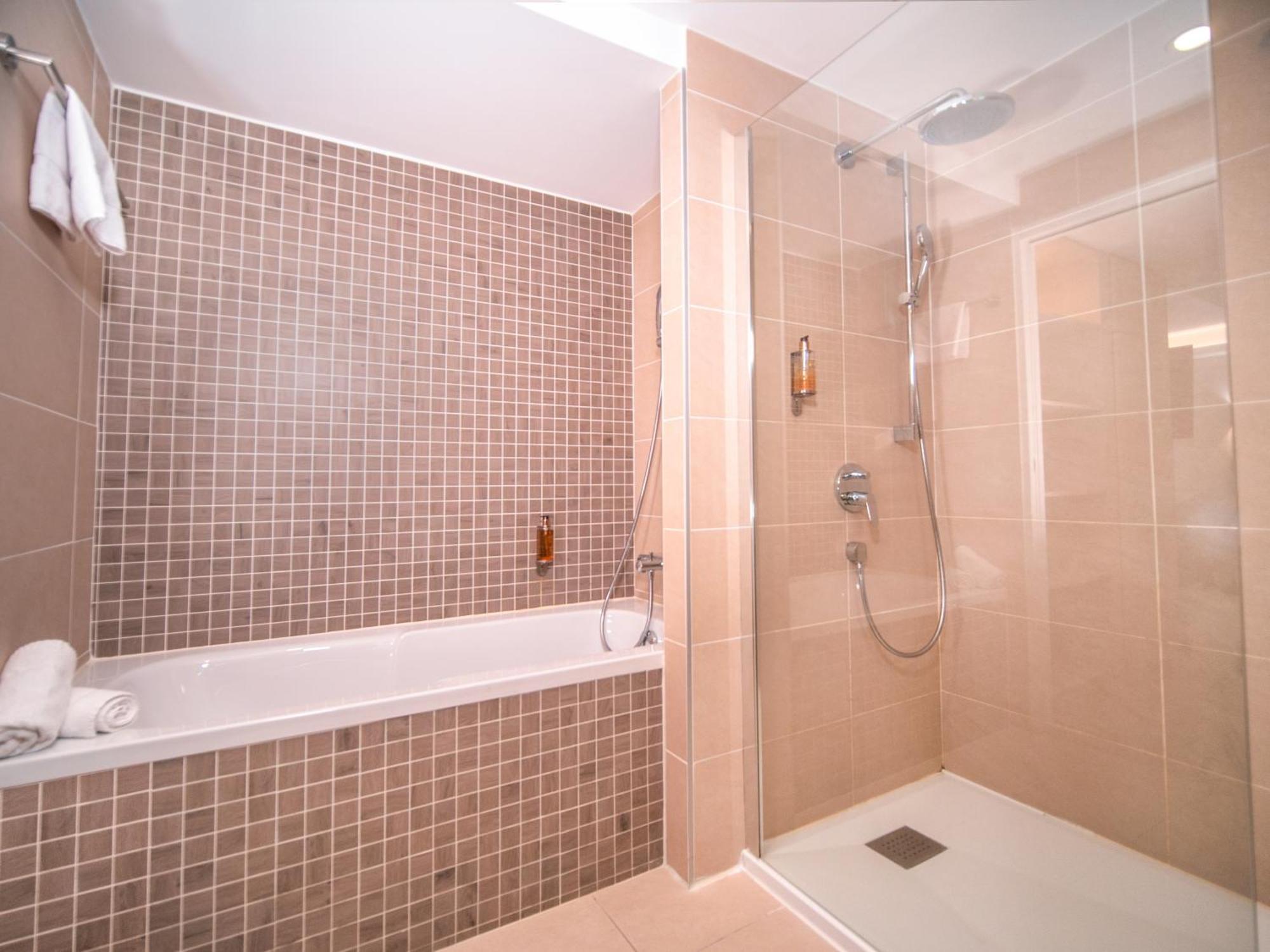 Hotel & Spa Vitalparc, The Originals Collection 拉卡诺 外观 照片